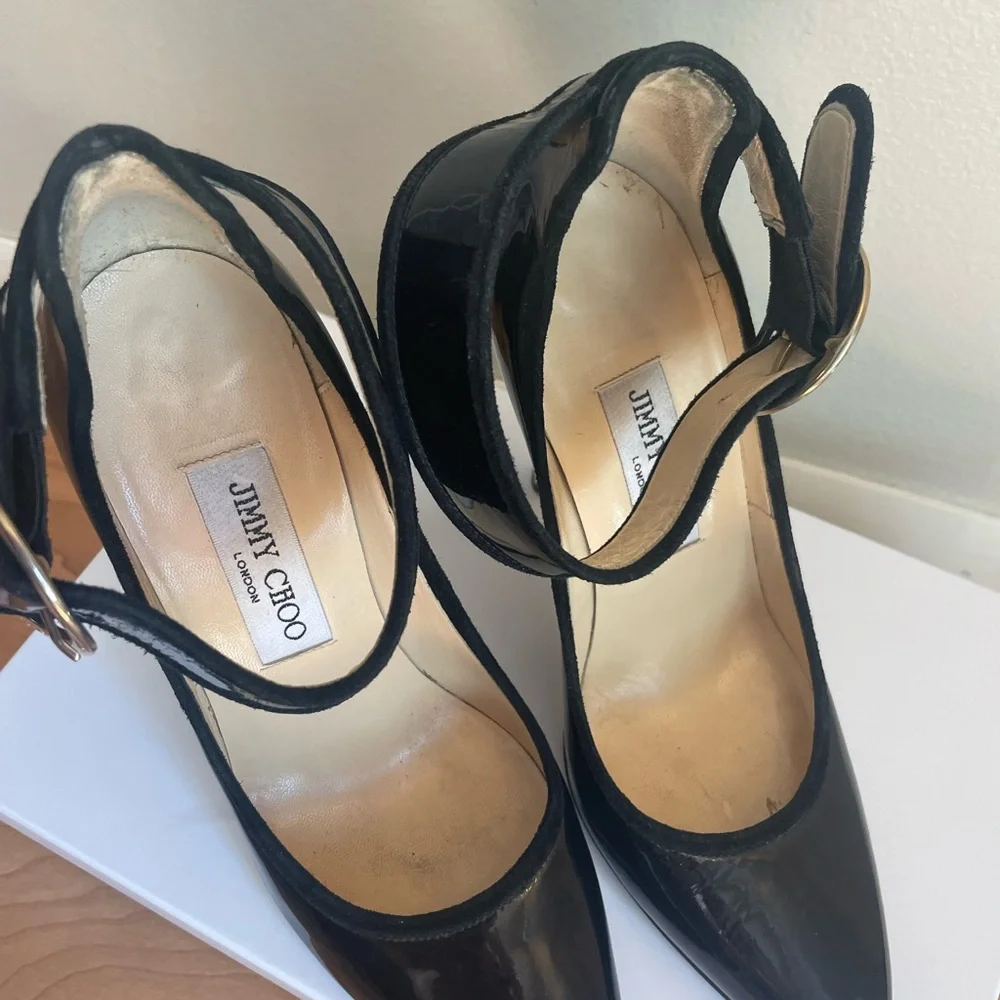 Jimmy Choo black and gold high heels with ankle strap - Picture 3 of 10